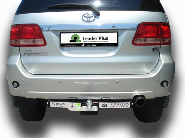 ТСУ для TOYOTA FORTUNER 2005- (C НЕРЖ. ПЛАСТИНОЙ)